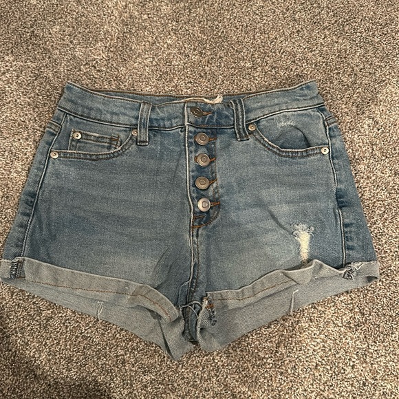 Mid rise 5-button cuffed denim shorts - Picture 1 of 2